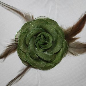 Růže 09 tmavě zelená s peříčky 9cm